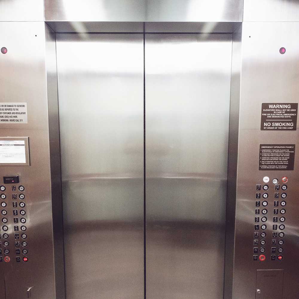 IndMaint-Elevator-SideImg